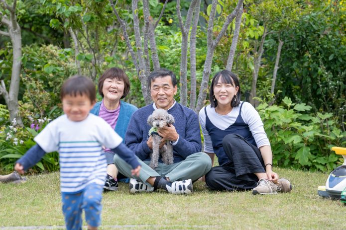 家族写真 – 自分たちの笑顔がこんなにも良かったとは！